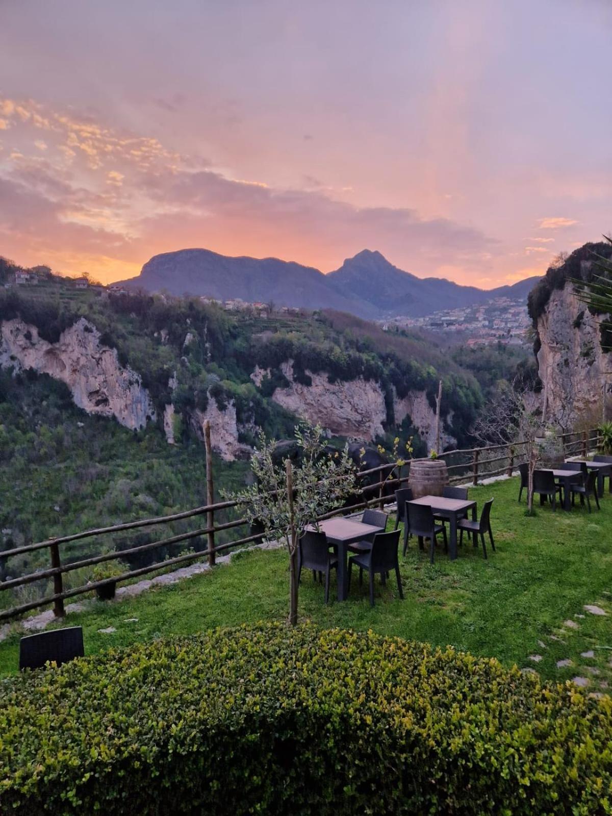 Agriturismo Orrido di Pino Agerola Exterior foto